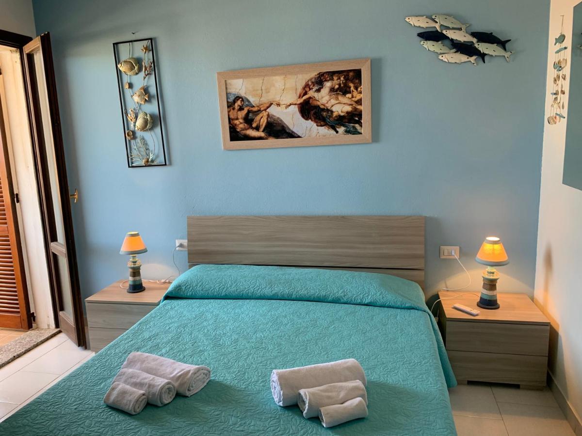 Una Finestra Sul Mare Calasetta Exterior photo